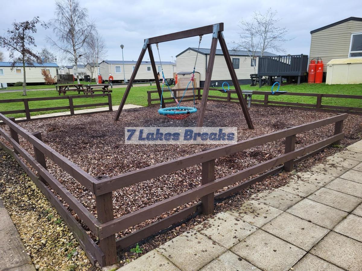 7 Lakes Breaks At 7 Lakes Country Park Crowle  外观 照片